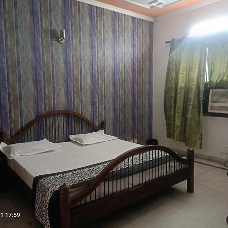 Oyo Metro View Residency Near Snow World Hotell Noida Eksteriør bilde