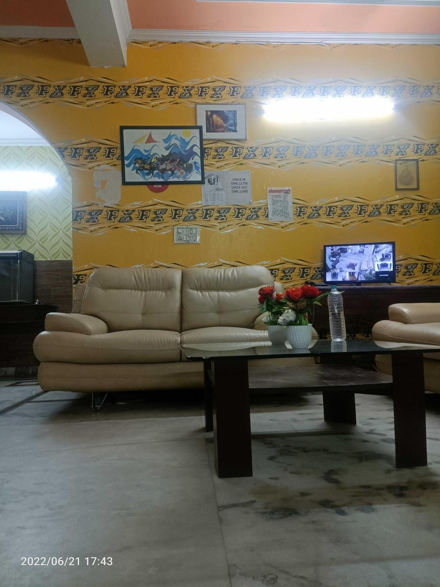 Oyo Metro View Residency Near Snow World Hotell Noida Eksteriør bilde