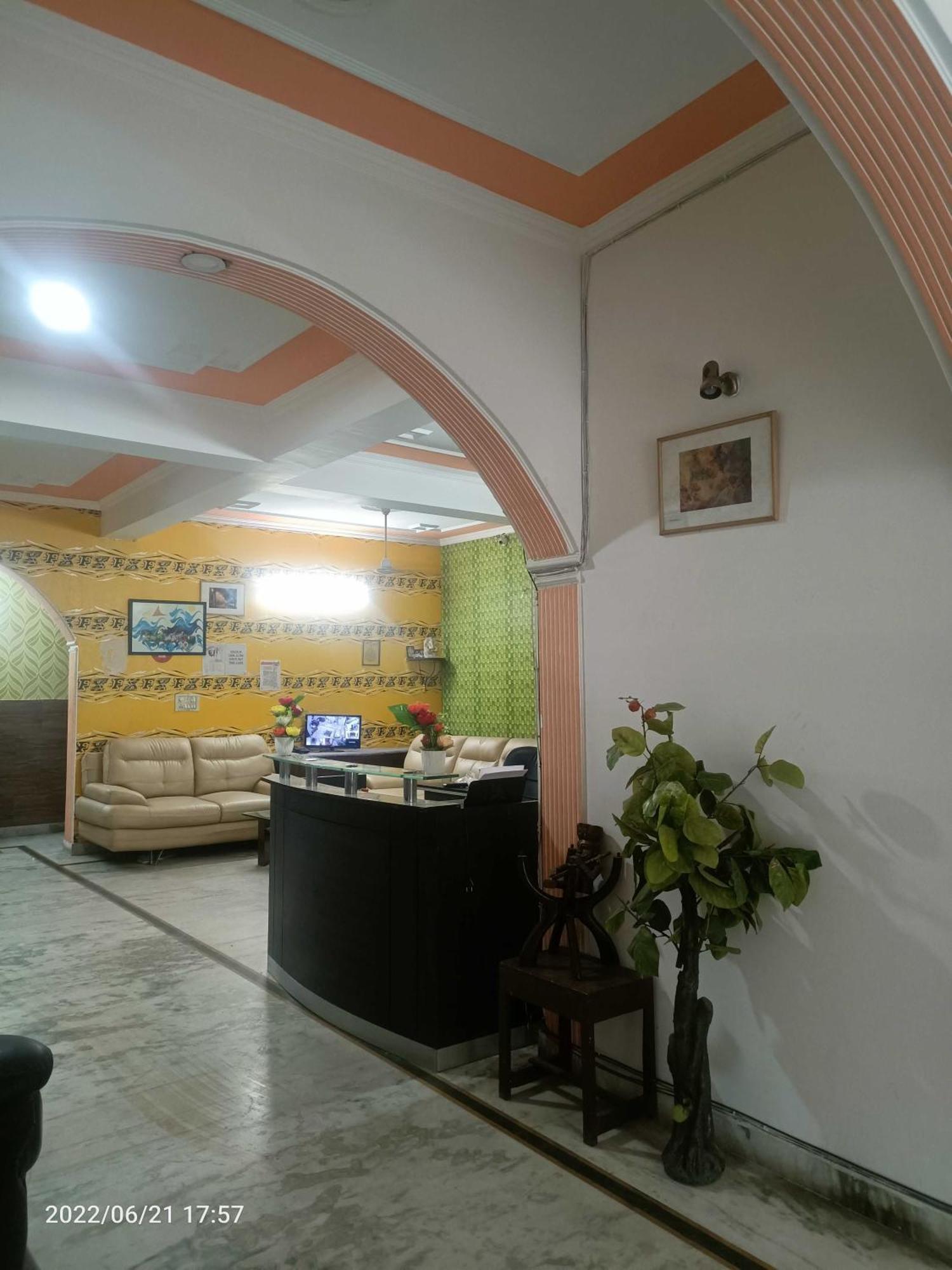 Oyo Metro View Residency Near Snow World Hotell Noida Eksteriør bilde